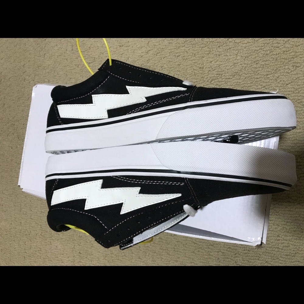 New Revenge x Storm black